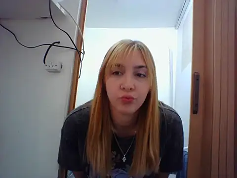 Snapshot of ayebran chatting on September 10, 9:59 pm ayebran online show from September 10, 9:59 pm