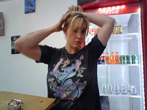 Snapshot of ayebran chatting on September 17, 10:00 pm ayebran online show from September 17, 10:00 pm