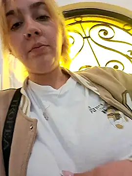 Snapshot of ayebran chatting on September 20, 6:31 pm ayebran online show from September 20, 6:31 pm