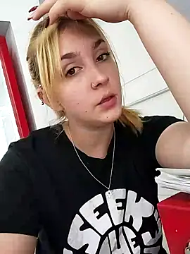 Snapshot of ayebran chatting on October 10, 6:51 pm ayebran online show from October 10, 6:51 pm