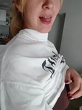 Snapshot of ayebran chatting on October 16, 6:09 pm ayebran online show from October 16, 6:09 pm