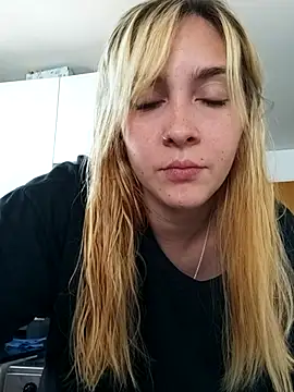 Snapshot of ayebran chatting on October 19, 7:14 pm ayebran online show from October 19, 7:14 pm