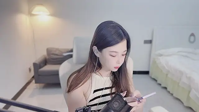 Snapshot of Maymay_ chatting on October 25, 10:59 pm Maymay online show from October 25, 10:59 pm