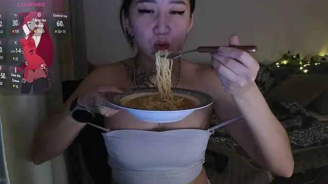 Snapshot of EvaDior13 chatting on October 5, 4:27 pm EvaDior13 online show from October 5, 4:27 pm