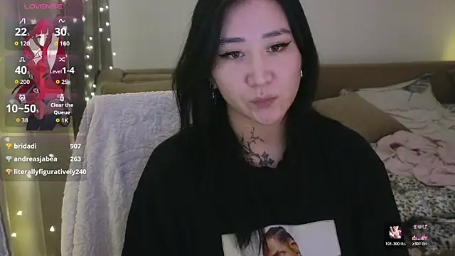 Snapshot of EvaDior13 chatting on November 7, 7:47 pm EvaDior13 online show from November 7, 7:47 pm