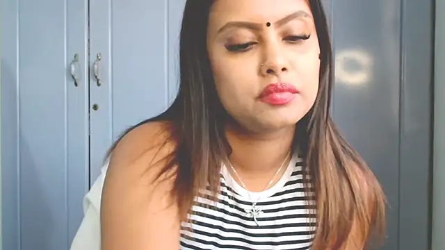 Snapshot of Indian_GlowingMiax chatting on September 28, 10:42 am Indian GlowingMiax online show from September 28, 10:42 am