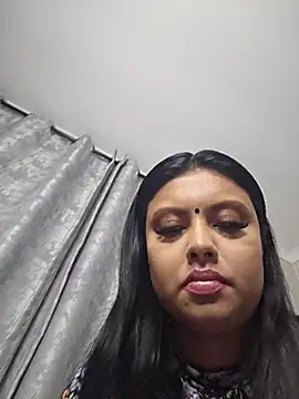 Snapshot of Indian_GlowingMiax chatting on November 18, 1:33 am Indian GlowingMiax online show from November 18, 1:33 am