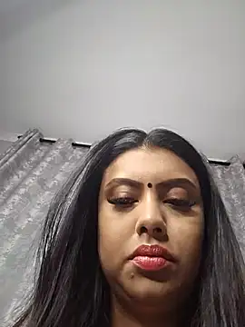 Snapshot of Indian_GlowingMiax chatting on February 18, 2:07 am Indian GlowingMiax online show from February 18, 2:07 am