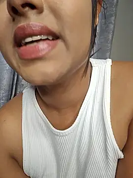 Snapshot of Indian_GlowingMiax chatting on February 20, 9:43 am Indian GlowingMiax online show from February 20, 9:43 am