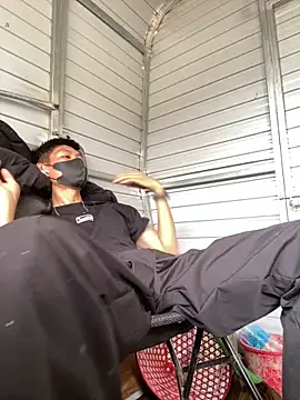 Snapshot of linh21107 chatting on October 26, 5:57 am linh21107 online show from October 26, 5:57 am