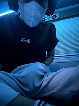 Snapshot of linh21107 chatting on November 10, 11:31 am linh21107 online show from November 10, 11:31 am