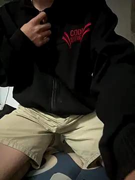 Snapshot of linh21107 chatting on December 3, 5:33 pm linh21107 online show from December 3, 5:33 pm