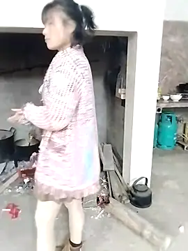 linda bae00 online show from December 3, 2:30 am