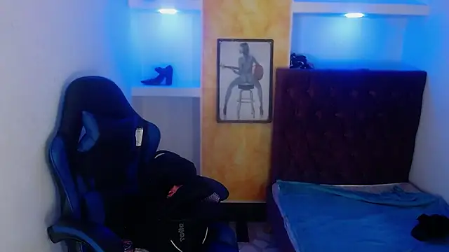 alison moon7 online show from January 19, 2:21 pm