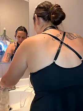 Snapshot of lillylooney chatting on September 24, 5:33 am lillylooney online show from September 24, 5:33 am