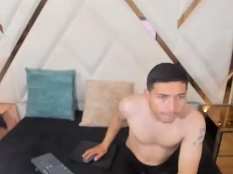 PleasureDuo69 online show from October 4, 8:29 pm