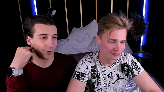 Snapshot of LawrenceMiles chatting on October 18, 8:31 pm LawrenceMiles online show from October 18, 8:31 pm