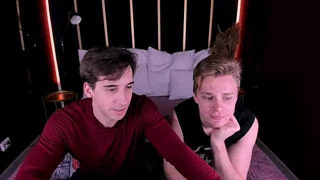 Snapshot of LawrenceMiles chatting on November 10, 8:52 pm LawrenceMiles online show from November 10, 8:52 pm