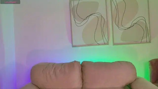 Snapshot of AprilRhodes_ chatting on October 14, 7:25 pm AprilRhodes online show from October 14, 7:25 pm