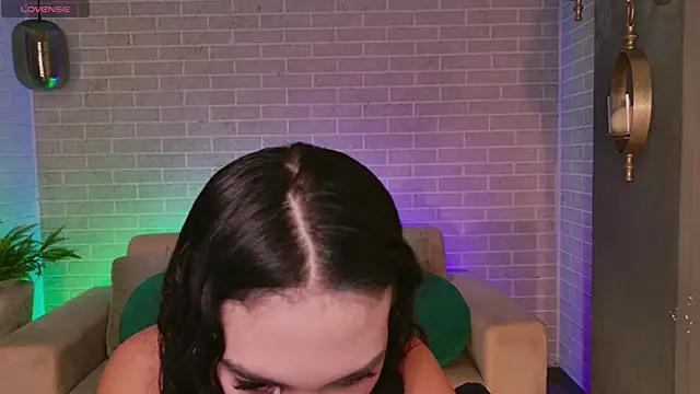 Snapshot of AprilRhodes_ chatting on October 20, 12:33 am AprilRhodes online show from October 20, 12:33 am