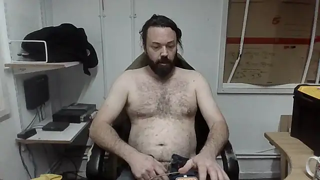 Snapshot of rogerevenmore chatting on November 25, 5:02 pm rogerevenmore online show from November 25, 5:02 pm