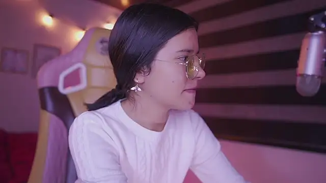 Snapshot of Lana_Dreams_ chatting on November 8, 1:17 am Lana Dreams online show from November 8, 1:17 am