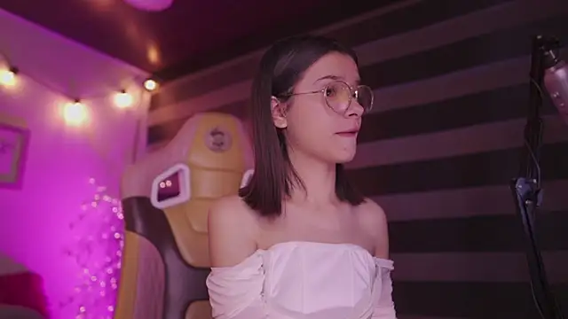 Snapshot of Lana_Dreams_ chatting on November 19, 10:32 pm Lana Dreams online show from November 19, 10:32 pm