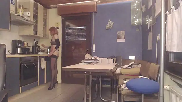 Snapshot of SexySilvie chatting on January 16, 3:02 pm SexySilvie online show from January 16, 3:02 pm