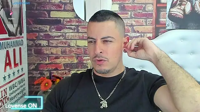 Snapshot of scotty_musicc chatting on September 27, 1:10 am scotty musicc online show from September 27, 1:10 am