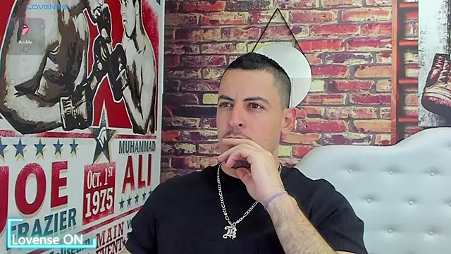 Snapshot of scotty_musicc chatting on October 1, 11:00 pm scotty musicc online show from October 1, 11:00 pm