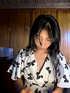 Snapshot of EmLy02 chatting on September 27, 3:44 am EmLy02 online show from September 27, 3:44 am