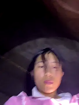 Snapshot of EmLy02 chatting on October 1, 3:56 am EmLy02 online show from October 1, 3:56 am