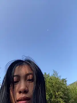 Snapshot of EmLy02 chatting on October 12, 11:48 pm EmLy02 online show from October 12, 11:48 pm