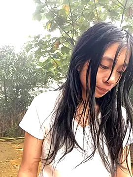 Snapshot of EmLy02 chatting on October 16, 12:22 am EmLy02 online show from October 16, 12:22 am