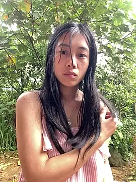 Snapshot of EmLy02 chatting on October 17, 2:37 am EmLy02 online show from October 17, 2:37 am