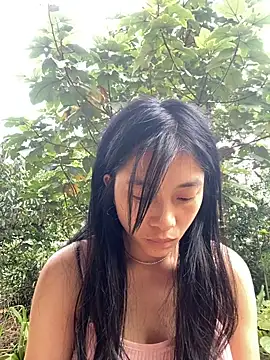 Snapshot of EmLy02 chatting on October 18, 7:09 am EmLy02 online show from October 18, 7:09 am