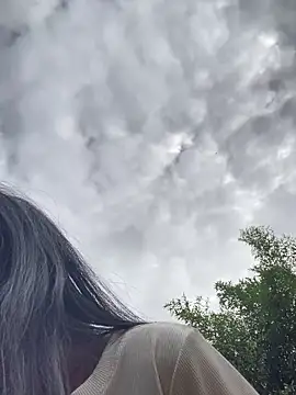 Snapshot of EmLy02 chatting on October 21, 8:04 am EmLy02 online show from October 21, 8:04 am