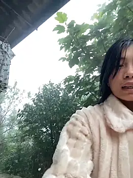 Snapshot of EmLy02 chatting on October 25, 12:07 am EmLy02 online show from October 25, 12:07 am