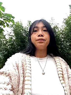 Snapshot of EmLy02 chatting on October 30, 11:38 pm EmLy02 online show from October 30, 11:38 pm