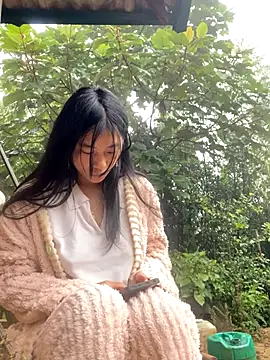 Snapshot of EmLy02 chatting on November 9, 12:09 am EmLy02 online show from November 9, 12:09 am