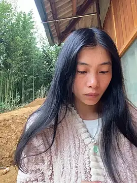 Snapshot of EmLy02 chatting on November 24, 12:32 am EmLy02 online show from November 24, 12:32 am