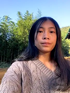 Snapshot of EmLy02 chatting on November 29, 12:24 am EmLy02 online show from November 29, 12:24 am