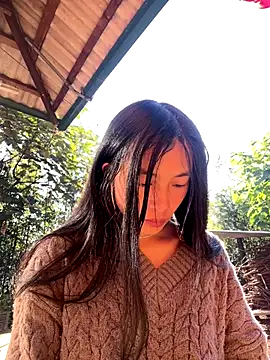 Snapshot of EmLy02 chatting on November 30, 1:20 am EmLy02 online show from November 30, 1:20 am