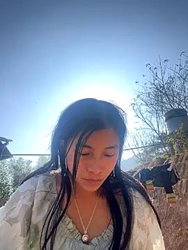 Snapshot of EmLy02 chatting on December 1, 7:24 am EmLy02 online show from December 1, 7:24 am