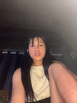 EmLy02 online show from April 3, 2:15 pm