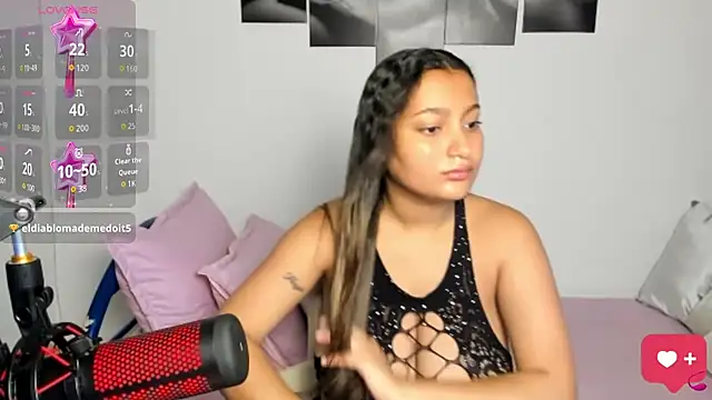 Snapshot of celeste_L29 chatting on October 5, 1:20 pm celeste L29 online show from October 5, 1:20 pm