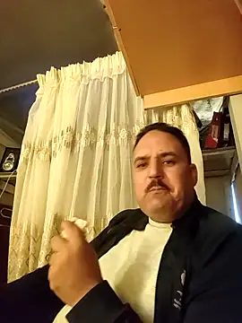 mM0140 online show from December 3, 12:25 pm