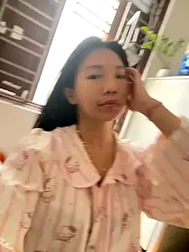 Snapshot of Miumieu chatting on November 8, 5:18 am Miumieu online show from November 8, 5:18 am