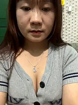 qinejr37 online show from October 10, 12:26 pm