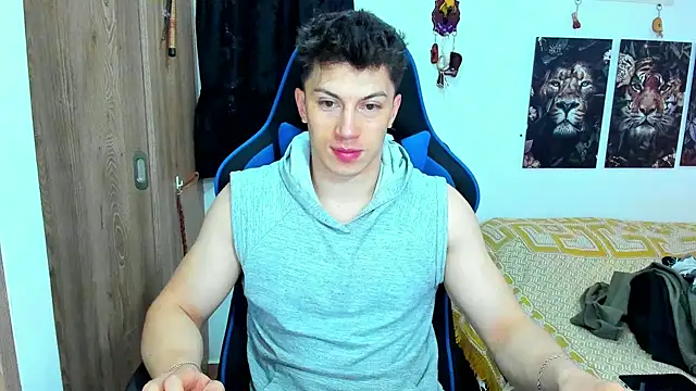 Snapshot of javiersexymann chatting on December 29, 5:33 pm javiersexymann online show from December 29, 5:33 pm